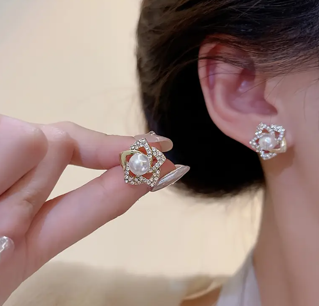 Exquisite Hollow Flower Design Stud Earrings Zinc Alloy Jewelry